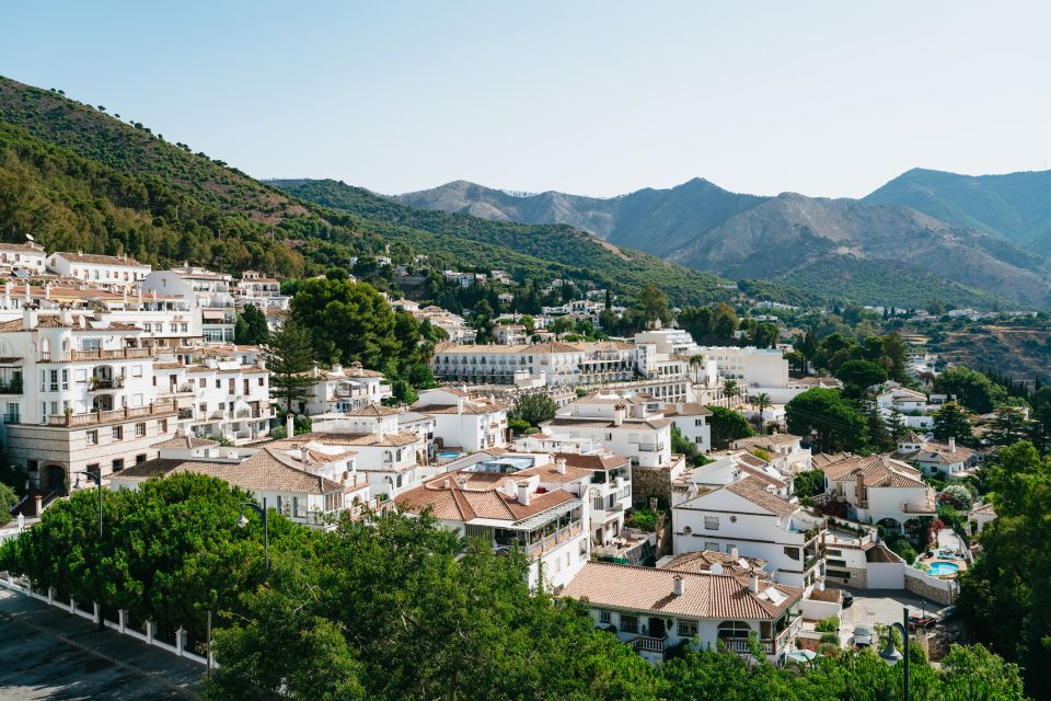 From Costa Del Sol: Mijas, Marbella and Puerto Banús Tour - Activity Description