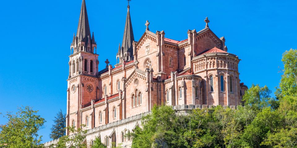 From Gijón: Covadonga and Cangas De Onís Day Trip - Experience Highlights