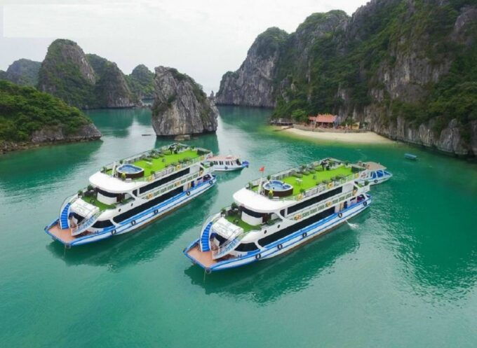 From Hanoi: Ha Long Bay Cruise With Lunch, Caves and Jacuzzi - Exploring Sung Sot Cave