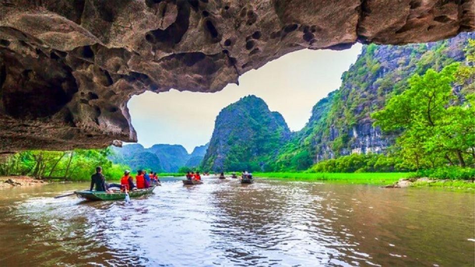 From Hanoi: Tam Coc, Hoa Lu & Mua Caves Full-Day Group Trip - Full Experience Description