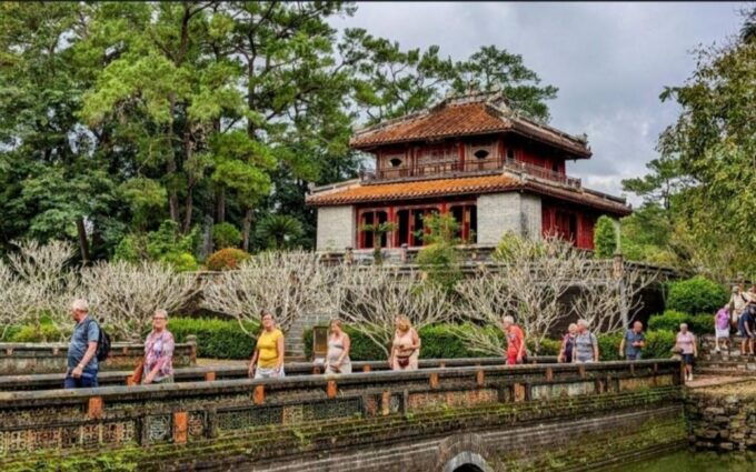 From Hoi An : Hue Imperial City & Sightseeing Luxury Tour - Itinerary