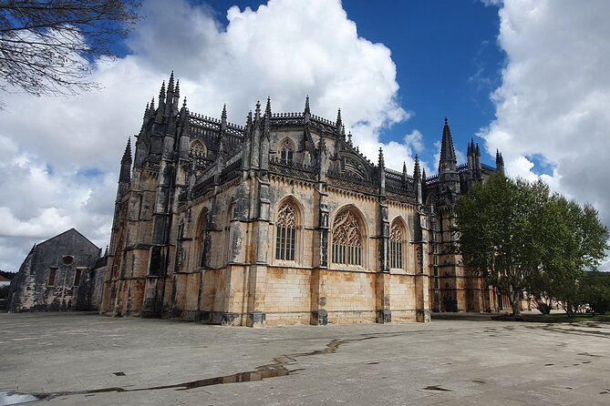 From Lisbon: Fátima, Nazaré, Óbidos & Batalha Private Tour - Tour Inclusions