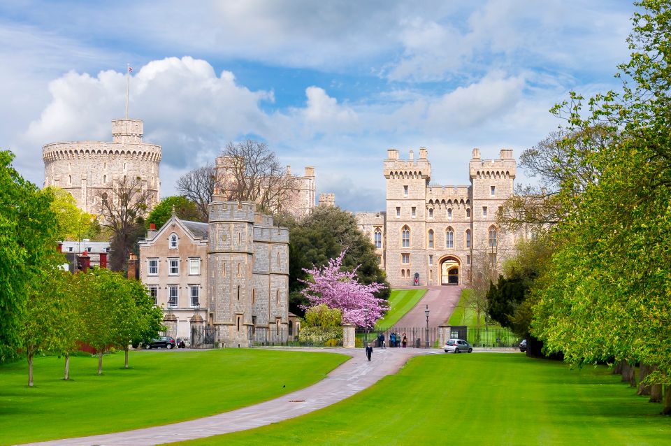 From London: Stonehenge, Windsor and Salisbury Guided Tour - Experience Highlights