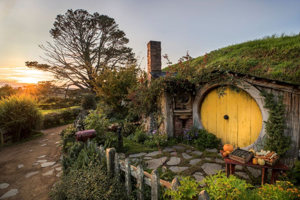 From Rotorua: Hobbiton Movie Set Tour With Festive Lunch - Tour Highlights and Locations Visited