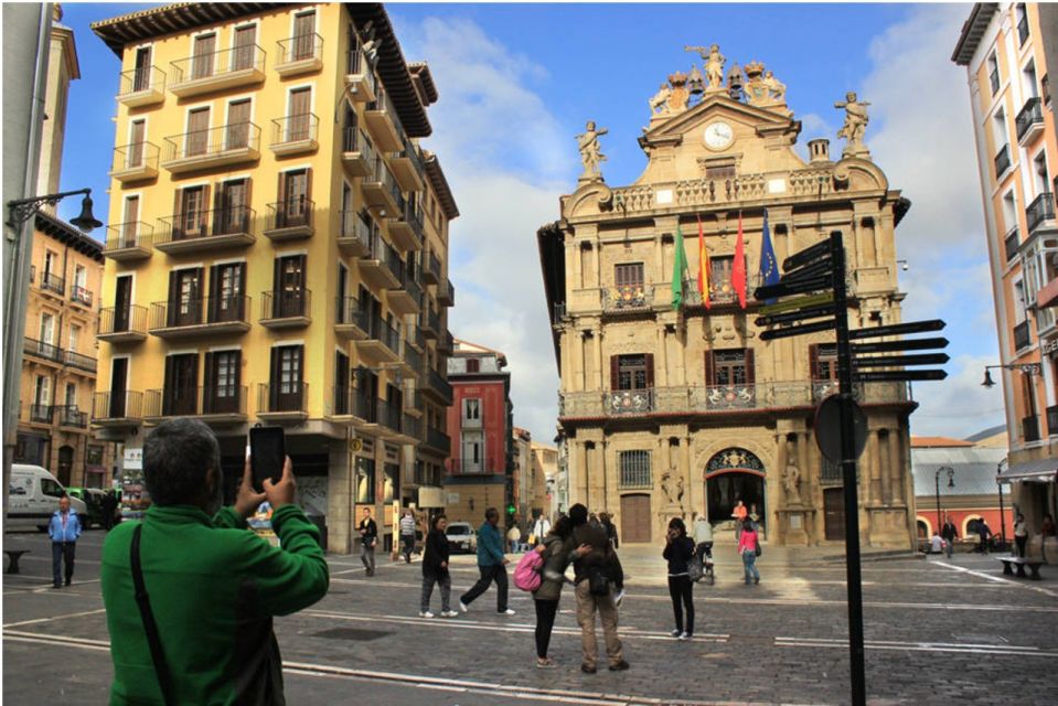 From San Sebastian: Pamplona City Tour - Tour Description