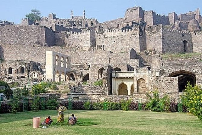 Full Day Guided Tour of Hyderabad - Meal and Refreshment Inclusions