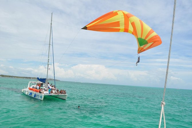 Full-Day Luxurious Catamaran Adventure - Cancún to Isla Mujeres - Host Responses Summary