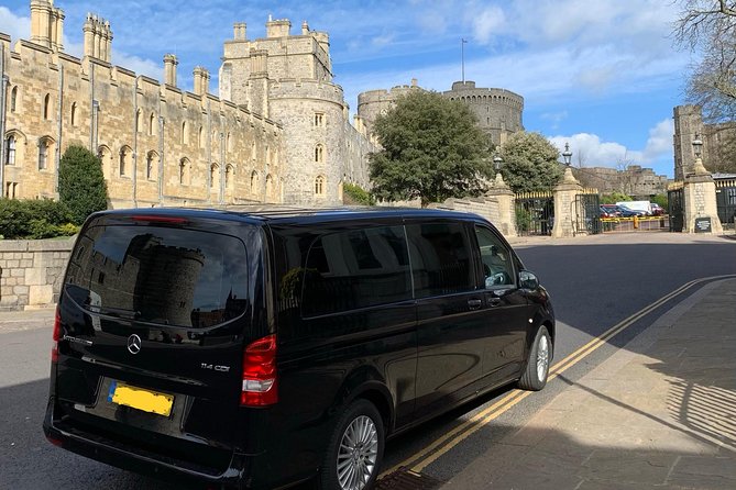 Gatwick Airport Arrival To London Via Windsor Castle - Expectations and Limitations