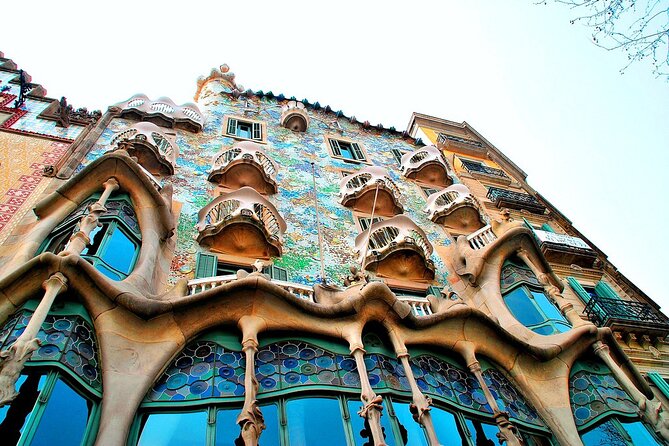 Gaudi Tour: Pedrera, Casa Batllo, Sagrada Familia & Park Guell - Hotel Pickup and Drop-Off