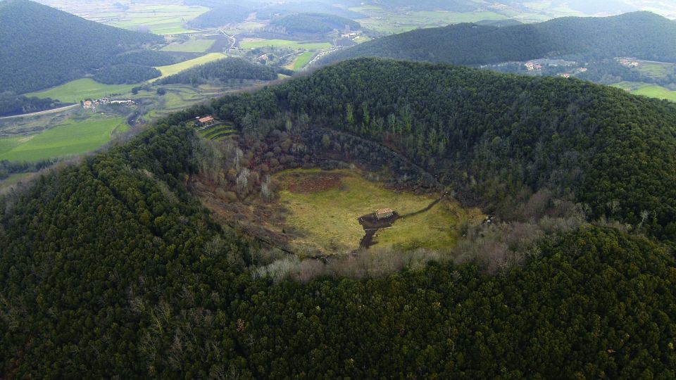 Girona: Volcano Area, Besalú, and Banyoles Lake Tour - Tour Description