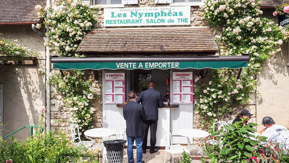 Giverny: Monets House and Gardens Guided Tour - Tour Itinerary