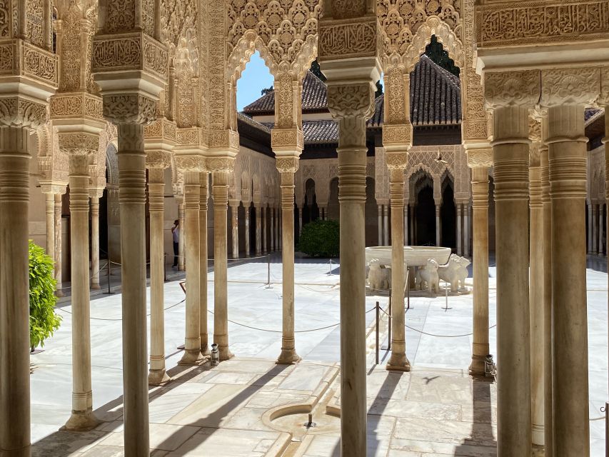 Granada: Alhambra, Alcazaba, and Generalife Private Tour - Tour Inclusions