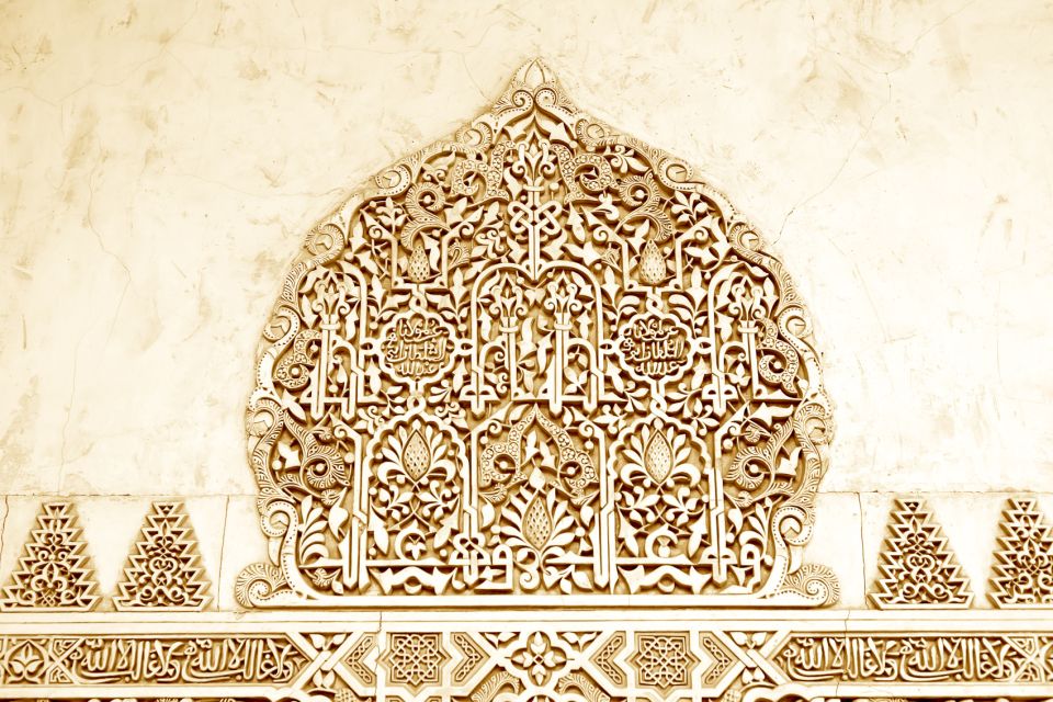 Granada: Alhambra Small Group Tour With Nasrid Palaces - Starting Location and Availability