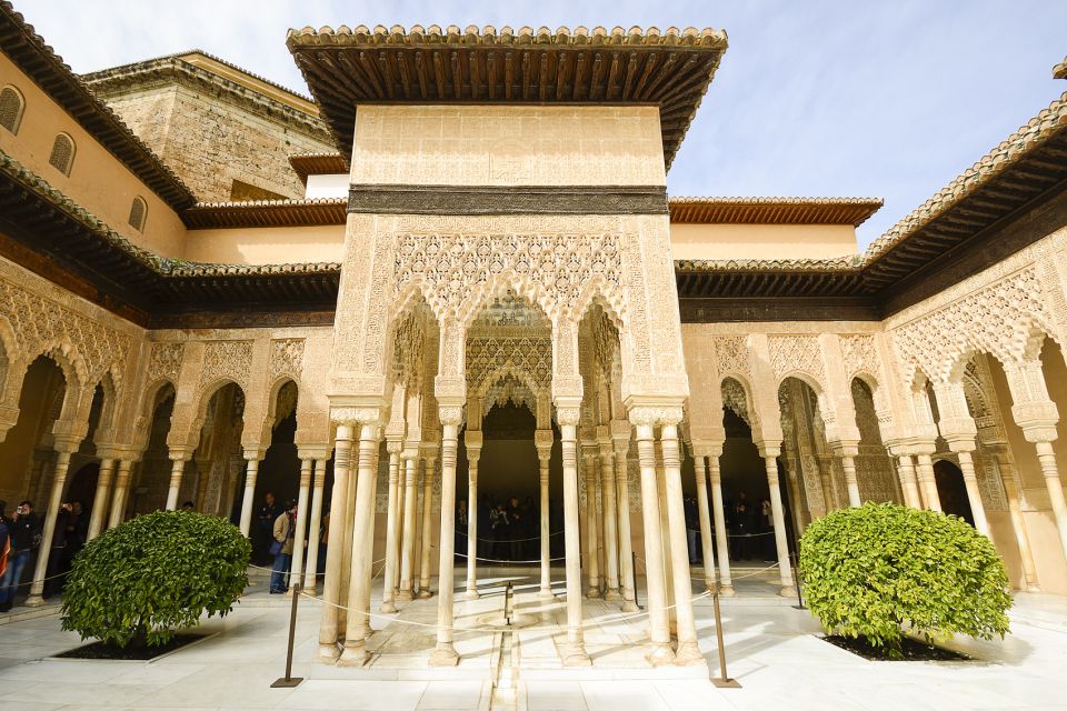 Granada: Alhambra Tour in a Premium Group - Duration and Availability