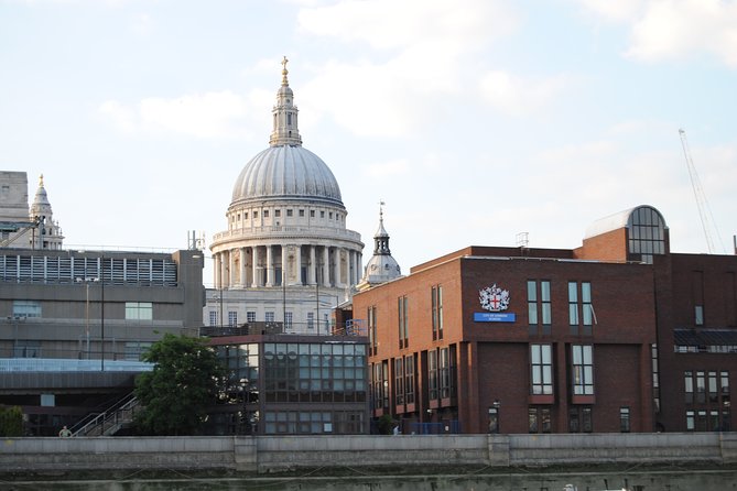 Group Walking Tour of London - Group Size Limitations