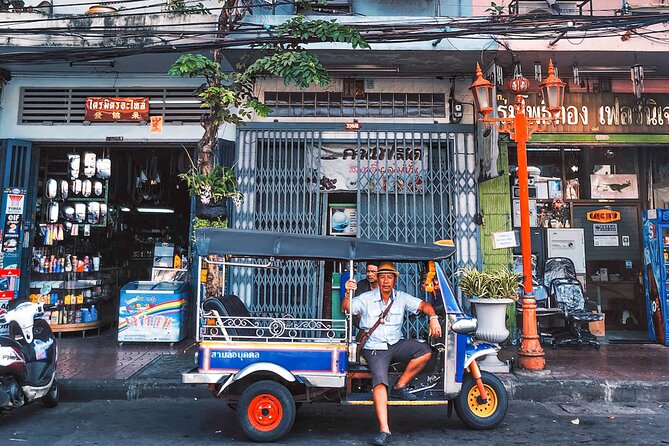 Half Day Bangkok Street Art and Street Food Walking Private Tour - Street Art Exploration