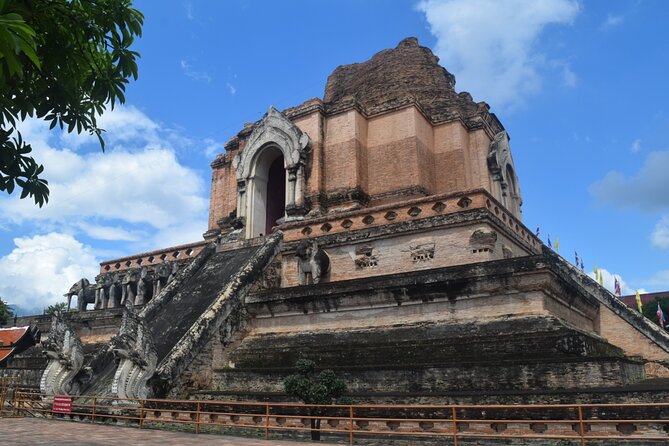 Half Day Chiang Mai City and Cultural by Tuktuk, Samlor & Red Car (Private Tour) - Local Transportation Experience