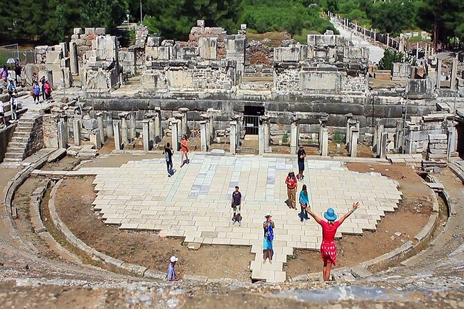 Half-Day Kusadasi Ephesus Tour With Hotel Pick up - Professional Tour Guide Details