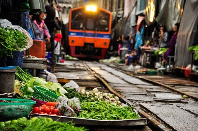 Half-Day Private Tour Railway Market and Floating Market From Bangkok - Local Guide Insights