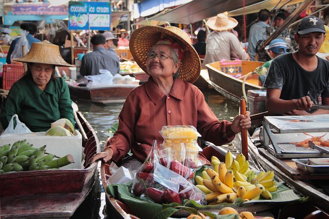 Half Day Tour to Explore Damnoen Saduak Floating Market - Market Exploration