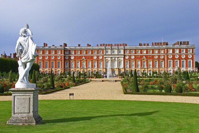Hampton Court Palace Private Tour With Skip the Line Entry - Exclusive Palace Insights