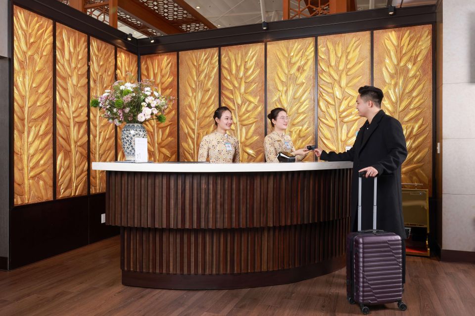 HAN Hanoi Airport: Song Hong Premium Lounge & Bar Terminal 2 - Highlights & Benefits