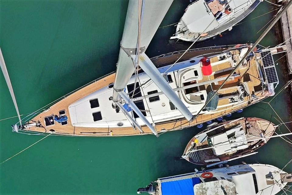 Heraklion: Luxury Sailing Trip to Dia Island-Up to 14 Guests - Yacht Features