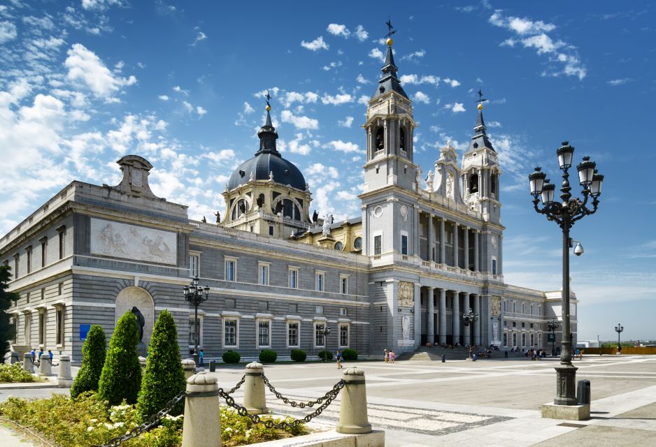 Highlights of Madrid: Walking Tour With Private Guide - Review Summary