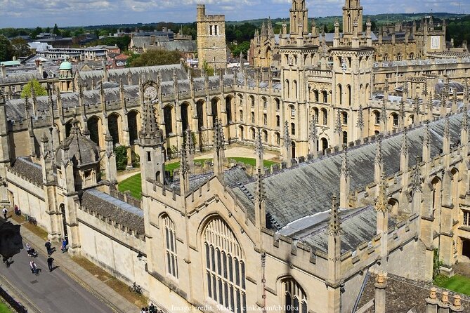 Highlights of Oxford Private Tour With College Visit & Drinks - Expert Guided Insights