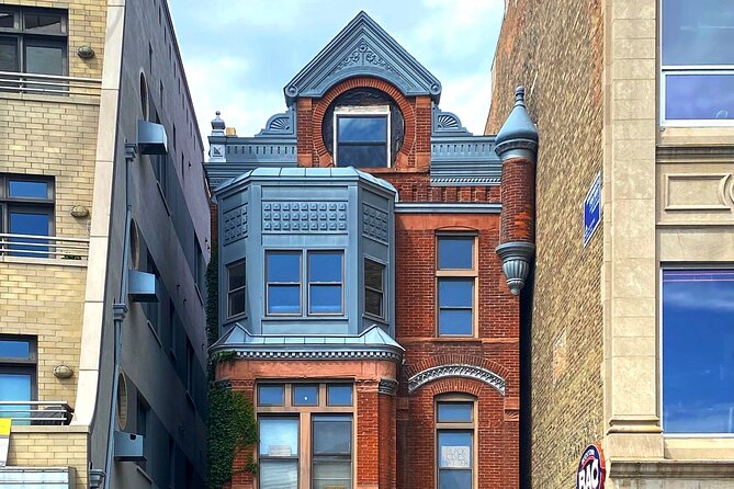 Historic Homes and Cottages of Wicker Park Walking Tour - Group Size and Accessibility