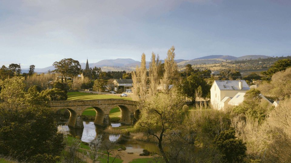 Hobart: Richmond Village Shuttle - Experience