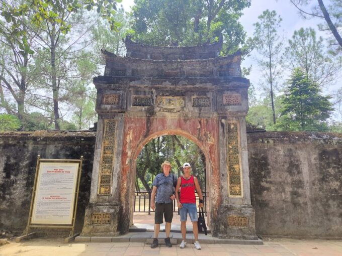 Hue Royal Tombs and Thien Mu Pagoda With Private Car - Key Attractions Visited