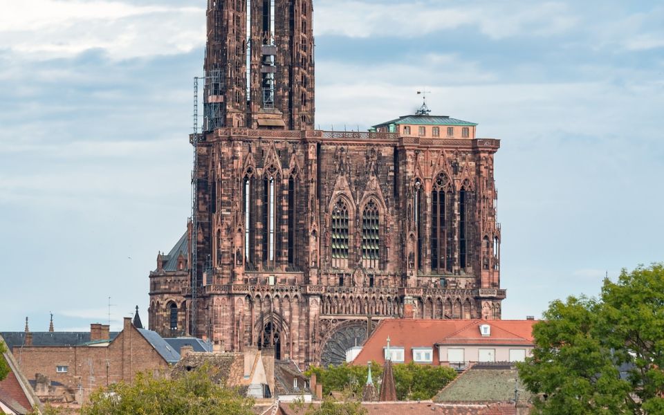 Immersive Guided Tour of Strasbourg in the 15th Century - Tour Duration and Guide Information