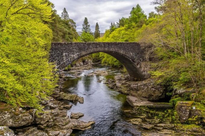 Inverness Day Out: Snapshots of Highland Splendor - Iconic Landmarks Discovery