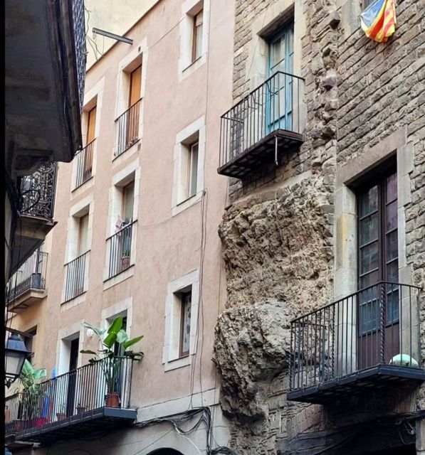 Jewish Quarter Barcelona: The Gothic Tour - Historical Insights Shared