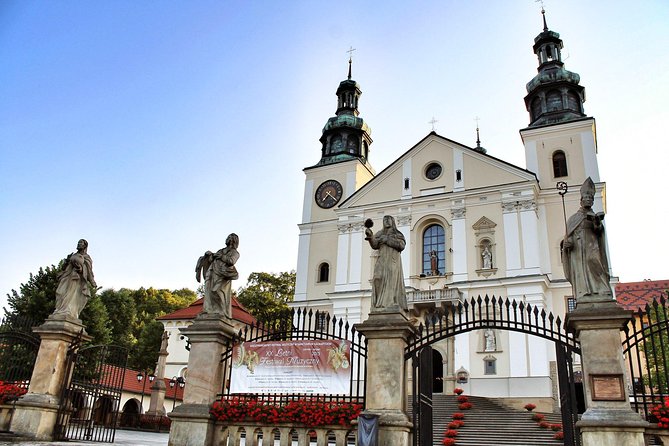 Krakow and Beyond: Pope John Paul II Tour - Pickup Service Details