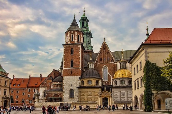 Krakow - Wawel Sightseeing of the Royal Hill - Dragons Den: Mythical Legend