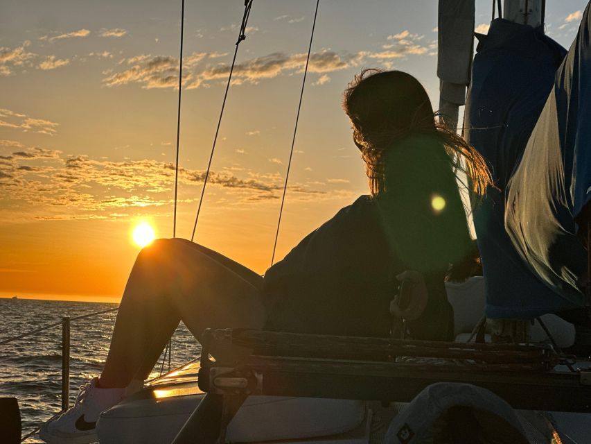 LA: Marina Del Rey Sunset Sailboat Cruise for Photos - Inclusions