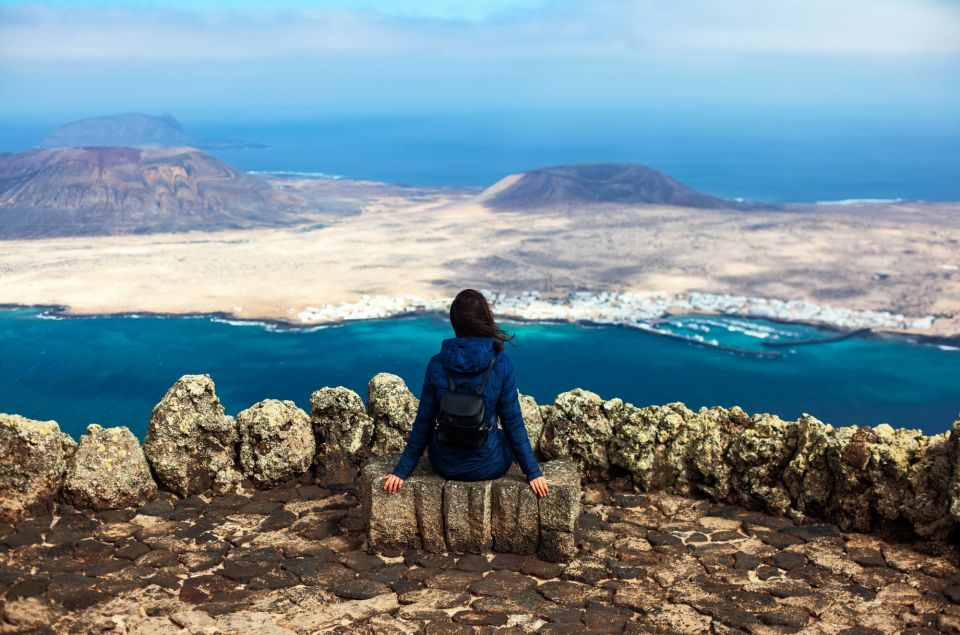 Lanzarote: César Manrique Full-Day Tour - Multilingual Tour Guide Availability