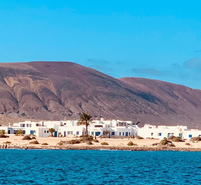 Lanzarote: Return Ferry to La Graciosa With Bus Pickup - Activity Highlights