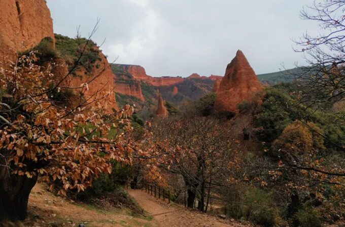 Las Médulas: Guided Walking Tour - Group Size and Highlights