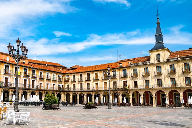 León Scavenger Hunt and Sights Self-Guided Tour - Must-See Sights