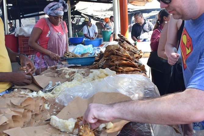 Local Immersion in the Bazurto Market - Copyright and Booking Terms