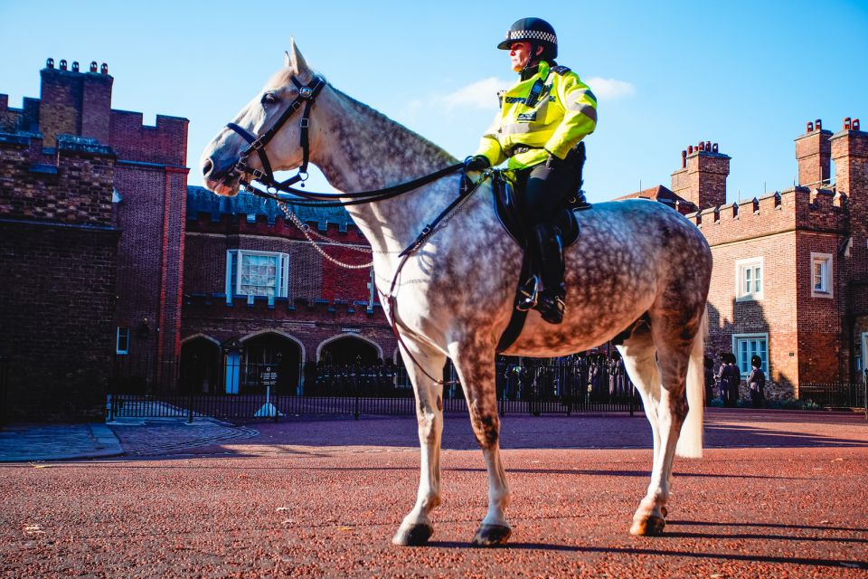 London: Royalty Walking Tour With Changing of the Guard - Tour Experience