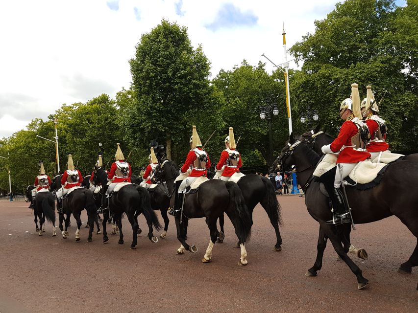 London: Top 30 Sights Walking Tour and The Shard Entry - Experience