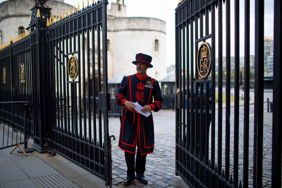 London: Tower of London After Hours Tour and Key Ceremony - Meeting Point