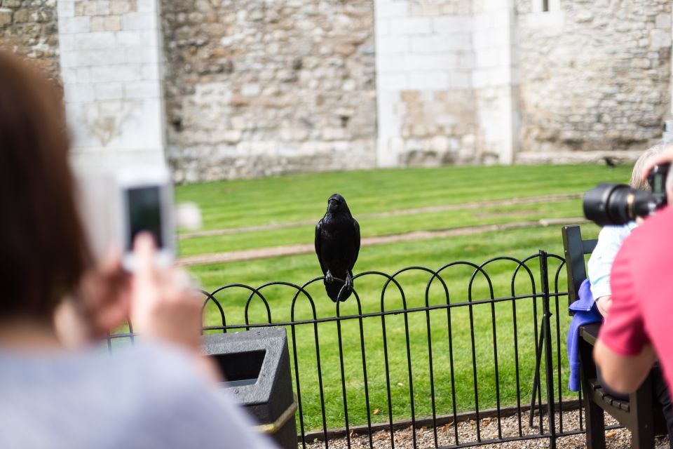 London: Tower of London Tour With Crown Jewels & Beefeaters - Tour Description