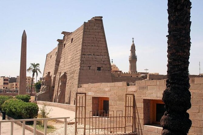 Luxor East and West Bank: Valley of the Kings, Habu Temple,Karnak&Luxor Temples - Cultural Insights at Habu Temple