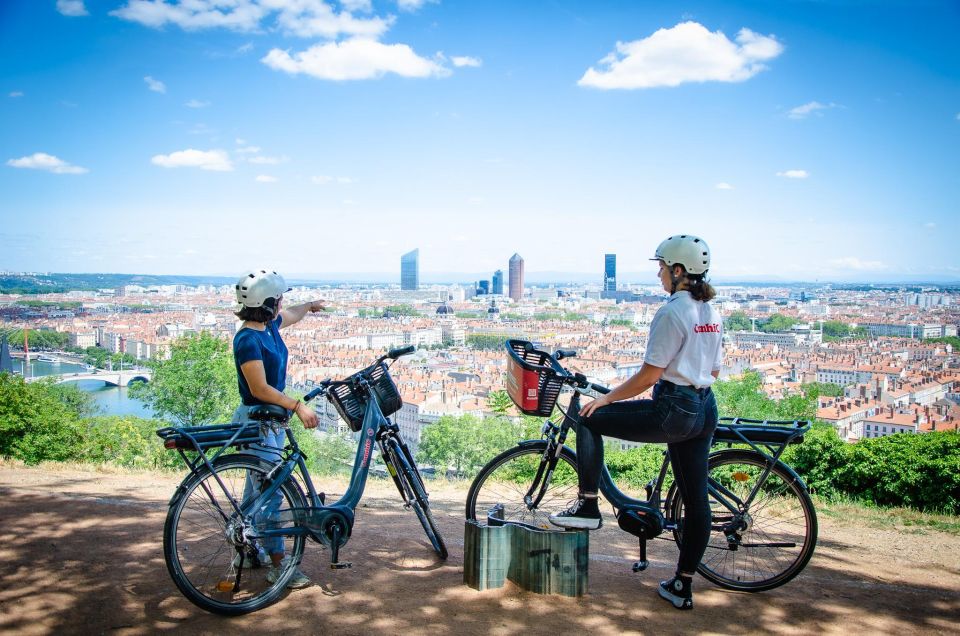 Lyon : 2 Hills E-Bikes Tour - Group Size and Languages