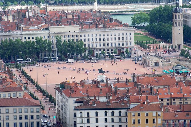 Lyon: Private Historic Guided Tour - Tour Guide Details